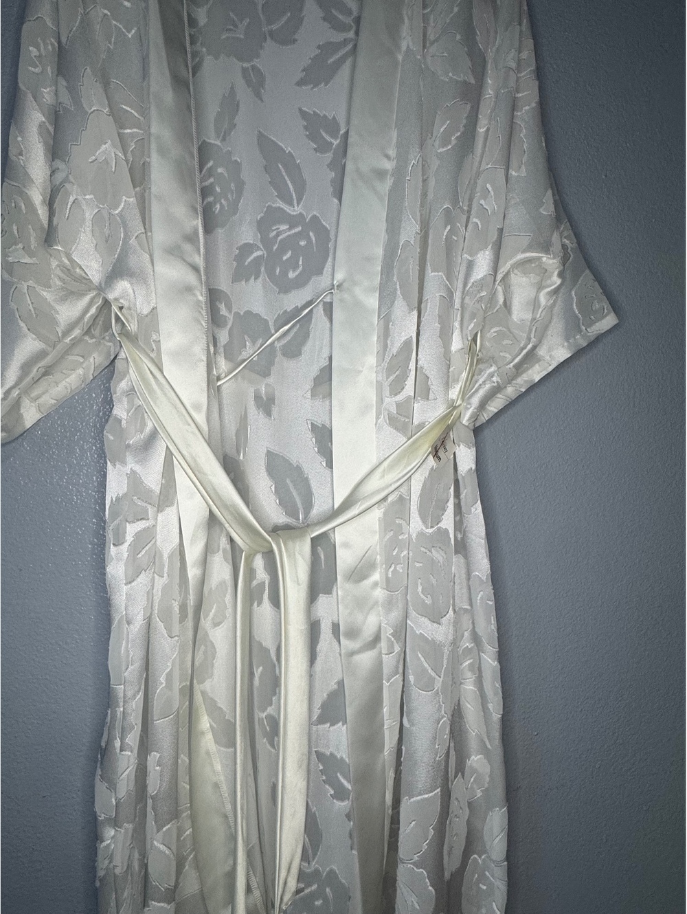 Vintage Lucie Ann Robe Medium Ivory Floral Jacquard Satin Trim Made In USA NWT - Picture 7 of 8